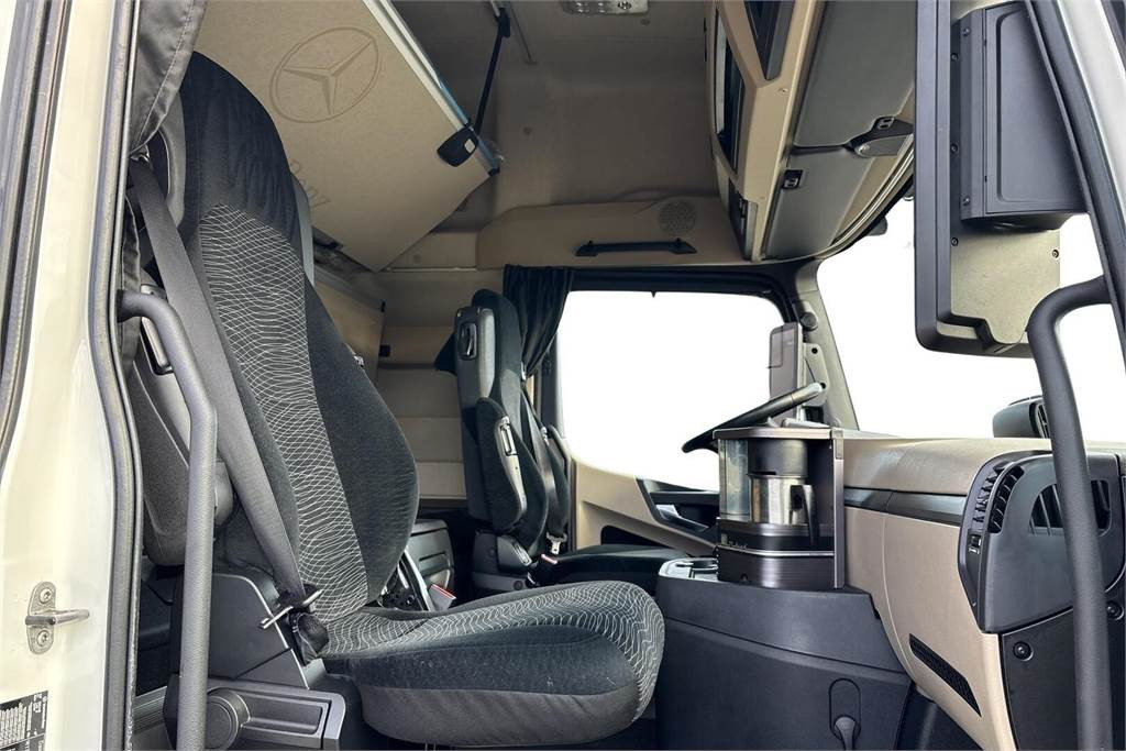 Sattelzugmaschine Mercedes-Benz ACTROS 5 2551 LS 6x2: das Bild 15