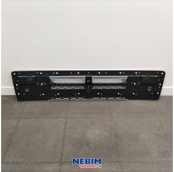Volvo Volvo - 84033230 - Frontgrille FH16 - Ersatzteile für LKW: das Bild 2 Volvo Volvo - 84033230 - Frontgrille FH16 - Ersatzteile für LKW: das Bild 2