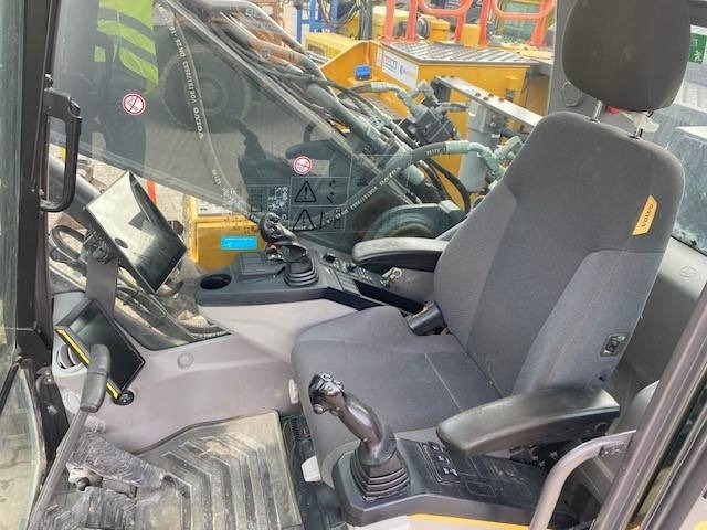 Kettenbagger Volvo EC 300 E NL MIETE / RENTAL (12001057): das Bild 13