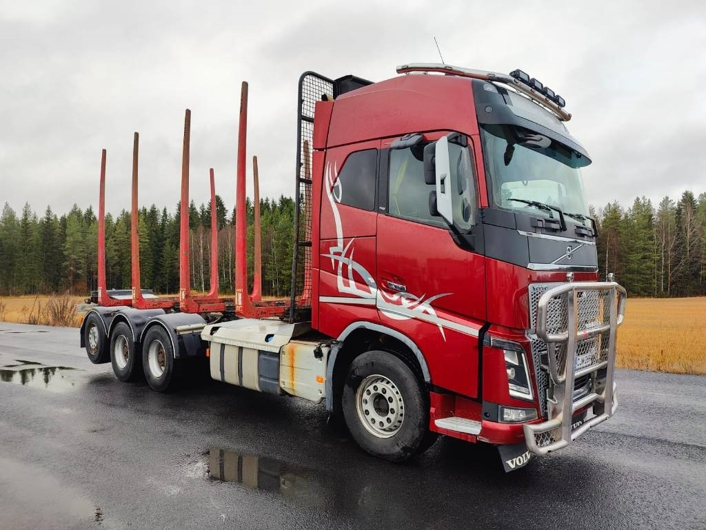 Volvo FH 16 750 - Holztransporter: das Bild 2 Volvo FH 16 750 - Holztransporter: das Bild 2