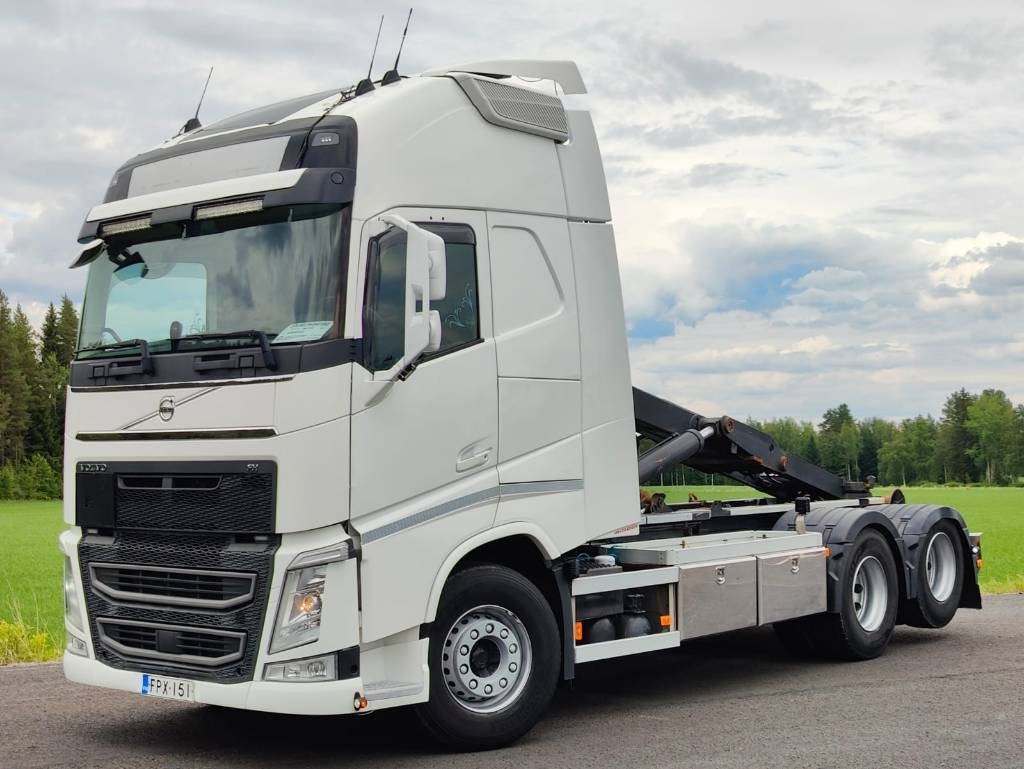 Volvo FH 540 - Abrollkipper: das Bild 1 Volvo FH 540 - Abrollkipper: das Bild 1