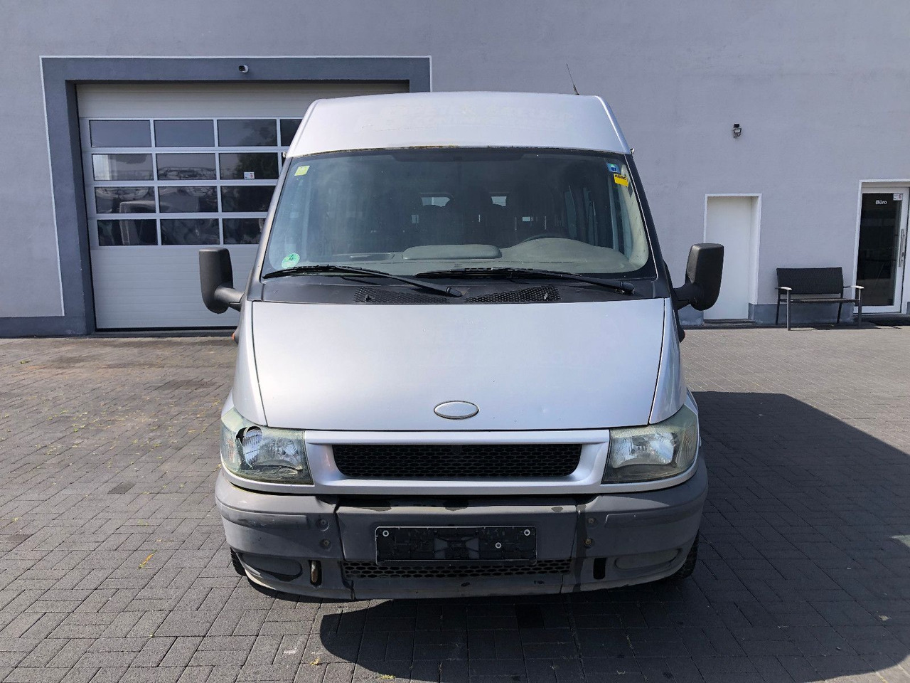 Ford Transit 2.4 TDi, Heckantrieb, 8-Sitzer, Klima - Personentransporter: das Bild 5 Ford Transit 2.4 TDi, Heckantrieb, 8-Sitzer, Klima - Personentransporter: das Bild 5