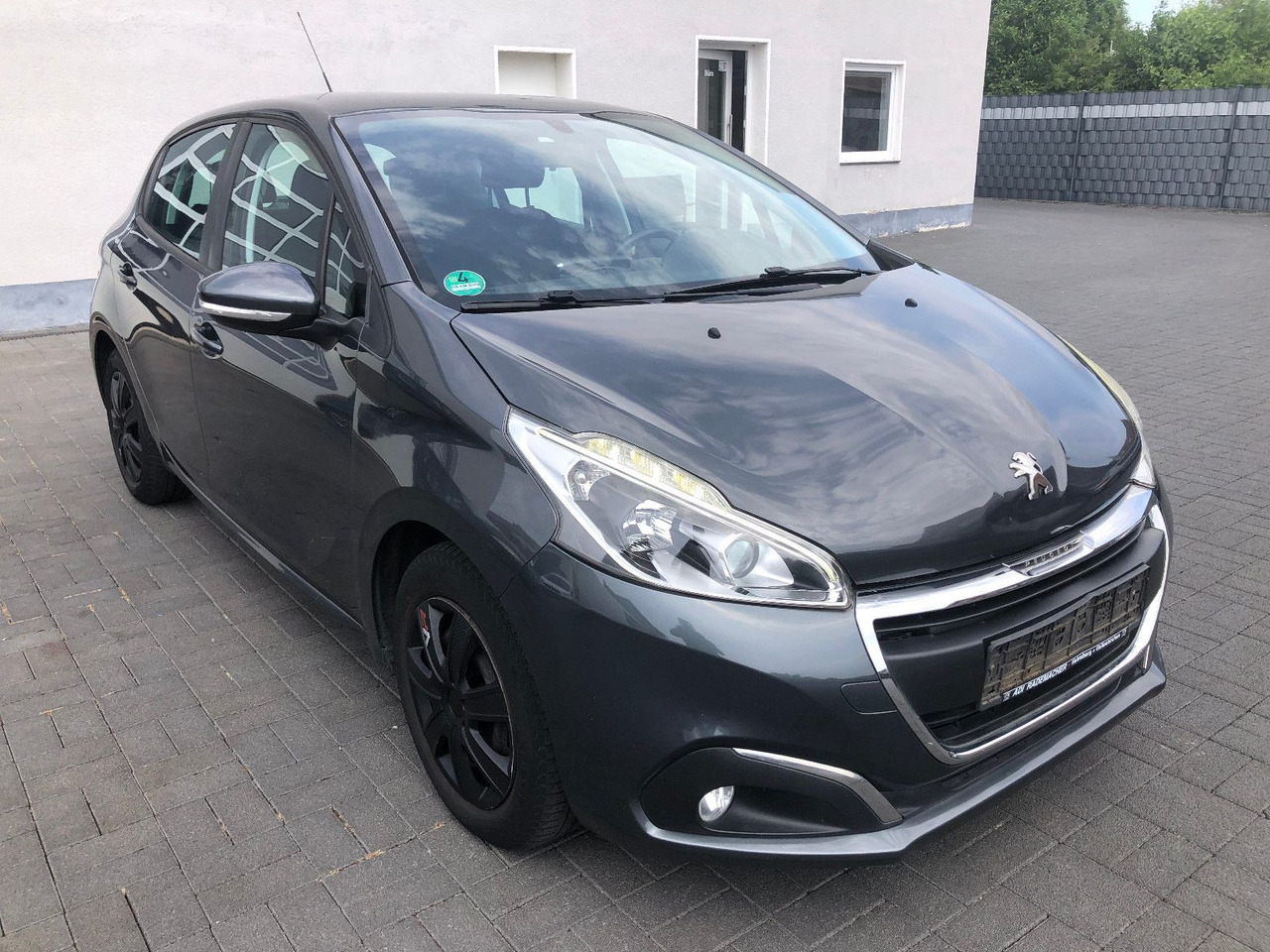 Peugeot 208 Active - Limousine: das Bild 1 Peugeot 208 Active - Limousine: das Bild 1