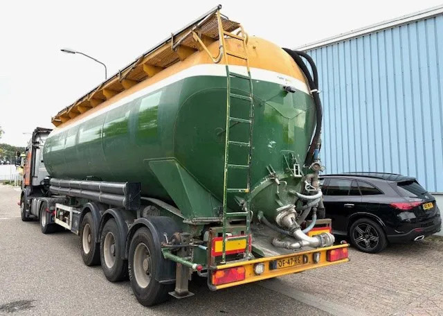 Feldbinder KIP48 3 3-AXLE 48M3 KIPPING SILO TRAILER (SAF AXLES / DRUM BRAKES / 4 COMPARTMENTS) - Tankauflieger: das Bild 4 Feldbinder KIP48 3 3-AXLE 48M3 KIPPING SILO TRAILER (SAF AXLES / DRUM BRAKES / 4 COMPARTMENTS) - Tankauflieger: das Bild 4
