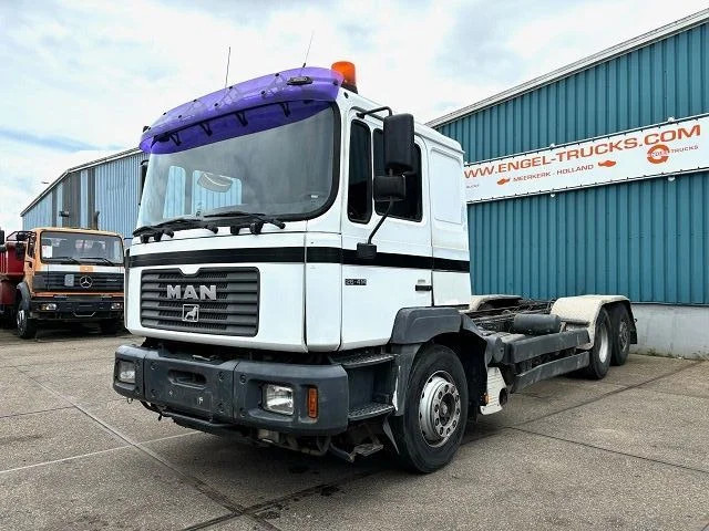 MAN 26.414 FNL-T (6-CILINDERHEADS) 6x4 CHASSIS (EURO 2 / ZF16 MANUAL GEARBOX / REDUCTION AXLES) - Fahrgestell LKW: das Bild 1 MAN 26.414 FNL-T (6-CILINDERHEADS) 6x4 CHASSIS (EURO 2 / ZF16 MANUAL GEARBOX / REDUCTION AXLES) - Fahrgestell LKW: das Bild 1