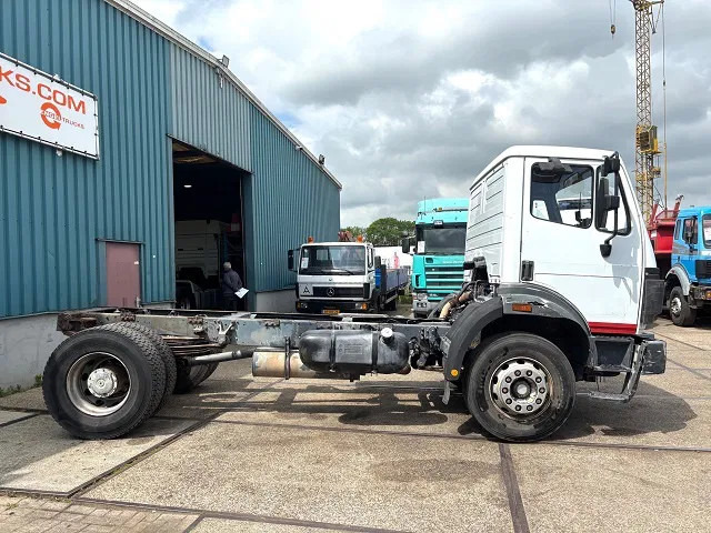 Mercedes-Benz SK 1824 4x2 FULL STEEL SUSPENSION CHASSIS (MANUAL GEARBOX / REDUCTION AXLE / FULL STEEL SUSPENSION) - Fahrgestell LKW: das Bild 4 Mercedes-Benz SK 1824 4x2 FULL STEEL SUSPENSION CHASSIS (MANUAL GEARBOX / REDUCTION AXLE / FULL STEEL SUSPENSION) - Fahrgestell LKW: das Bild 4