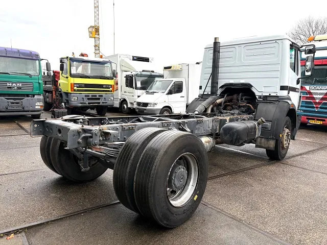 Mercedes-Benz SK 1824 K (ONLY 226.000 KM!) 4x2 FULL STEEL CHASSIS (MANUAL GEARBOX / REDUCTION AXLE / FULL STEEL SUSPENSION / P.T.O.) - Fahrgestell LKW: das Bild 3 Mercedes-Benz SK 1824 K (ONLY 226.000 KM!) 4x2 FULL STEEL CHASSIS (MANUAL GEARBOX / REDUCTION AXLE / FULL STEEL SUSPENSION / P.T.O.) - Fahrgestell LKW: das Bild 3