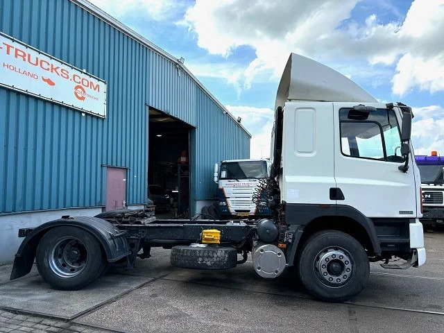 DAF 85.400 ATI SLEEPERCAB (EURO 2 / ZF16 MANUAL GEARBOX / ZF-INTARDER) - Sattelzugmaschine: das Bild 4 DAF 85.400 ATI SLEEPERCAB (EURO 2 / ZF16 MANUAL GEARBOX / ZF-INTARDER) - Sattelzugmaschine: das Bild 4