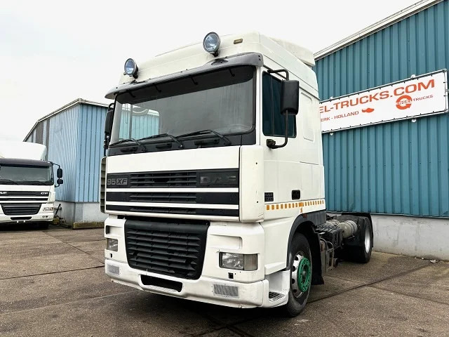DAF 95.430 XF SPACECAB (EURO 2 / ZF16 MANUAL GEARBOX / ZF-INTARDER / AIRCONDITIONING) - Sattelzugmaschine: das Bild 1 DAF 95.430 XF SPACECAB (EURO 2 / ZF16 MANUAL GEARBOX / ZF-INTARDER / AIRCONDITIONING) - Sattelzugmaschine: das Bild 1