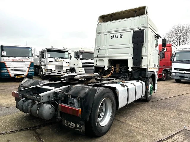 DAF 95.430 XF SPACECAB (EURO 2 / ZF16 MANUAL GEARBOX / ZF-INTARDER / AIRCONDITIONING) - Sattelzugmaschine: das Bild 4 DAF 95.430 XF SPACECAB (EURO 2 / ZF16 MANUAL GEARBOX / ZF-INTARDER / AIRCONDITIONING) - Sattelzugmaschine: das Bild 4