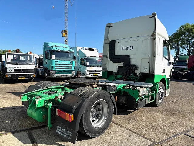 DAF CF 85.410 SPACECAB 4x2 (ZF16 MANUAL GEARBOX / MX-BRAKE / 995 LITER DIESELTANK / AIRCONDITIONING / FRIDGE UNTHER BED) - Sattelzugmaschine: das Bild 3 DAF CF 85.410 SPACECAB 4x2 (ZF16 MANUAL GEARBOX / MX-BRAKE / 995 LITER DIESELTANK / AIRCONDITIONING / FRIDGE UNTHER BED) - Sattelzugmaschine: das Bild 3