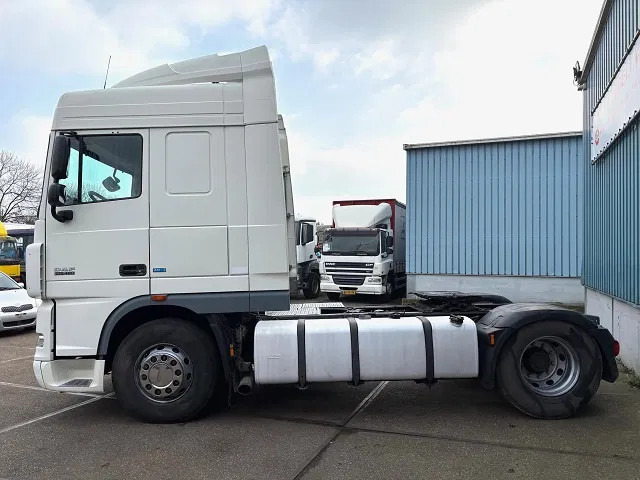 DAF XF 105.460 ATE SPACECAB 4x2 ONLY 835.500 KM (ZF-MANUAL GEARBOX / ZF-INTARDER / AIRCONDITIONING / EURO 5) - Sattelzugmaschine: das Bild 4 DAF XF 105.460 ATE SPACECAB 4x2 ONLY 835.500 KM (ZF-MANUAL GEARBOX / ZF-INTARDER / AIRCONDITIONING / EURO 5) - Sattelzugmaschine: das Bild 4
