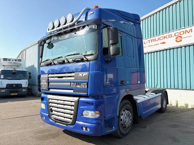 DAF XF 105.460 ATE SPACECAB (ZF16 MANUAL GEARBOX / HYDRAULIC KIT / P.T.O. / ADR-VLG / FULL SPOILERSET / FRIDGE) - Sattelzugmaschine: das Bild 1 DAF XF 105.460 ATE SPACECAB (ZF16 MANUAL GEARBOX / HYDRAULIC KIT / P.T.O. / ADR-VLG / FULL SPOILERSET / FRIDGE) - Sattelzugmaschine: das Bild 1