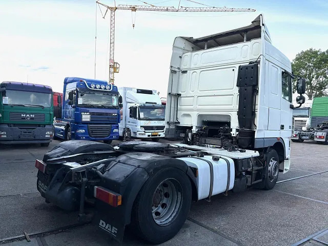 DAF XF 105.460 SPACECAB (ZF-MANUAL GEARBOX / 2x DIESELTANK / MX-ENGINE BRAKE / AIRCONDITIONING / FRIDGE / ETC.) - Sattelzugmaschine: das Bild 2 DAF XF 105.460 SPACECAB (ZF-MANUAL GEARBOX / 2x DIESELTANK / MX-ENGINE BRAKE / AIRCONDITIONING / FRIDGE / ETC.) - Sattelzugmaschine: das Bild 2