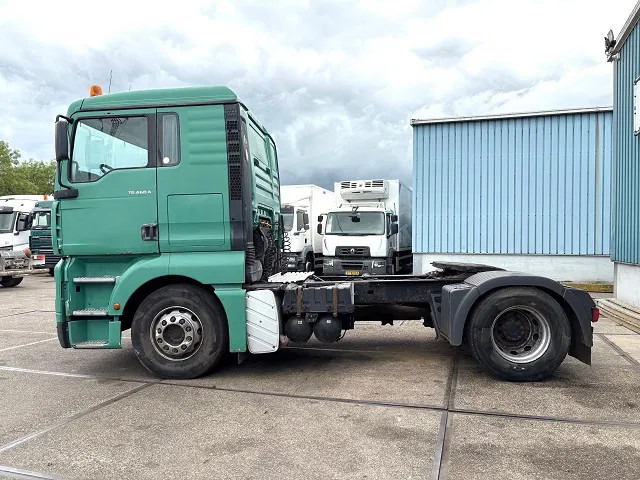 MAN TGA 18.460 FLT XL (6-CILINDER HEADS / ZF16 MANUAL GEARBOX / ZF-INTARDER / AIRCONDITIONING) - Sattelzugmaschine: das Bild 5 MAN TGA 18.460 FLT XL (6-CILINDER HEADS / ZF16 MANUAL GEARBOX / ZF-INTARDER / AIRCONDITIONING) - Sattelzugmaschine: das Bild 5