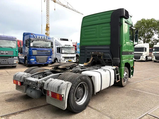 Mercedes-Benz Actros 1848 V8 MEGASPACE (EPS WITH CLUTCH (3 PEDALS) / REDUCTION AXLE / FRIDGE / ETC.) - Sattelzugmaschine: das Bild 3 Mercedes-Benz Actros 1848 V8 MEGASPACE (EPS WITH CLUTCH (3 PEDALS) / REDUCTION AXLE / FRIDGE / ETC.) - Sattelzugmaschine: das Bild 3