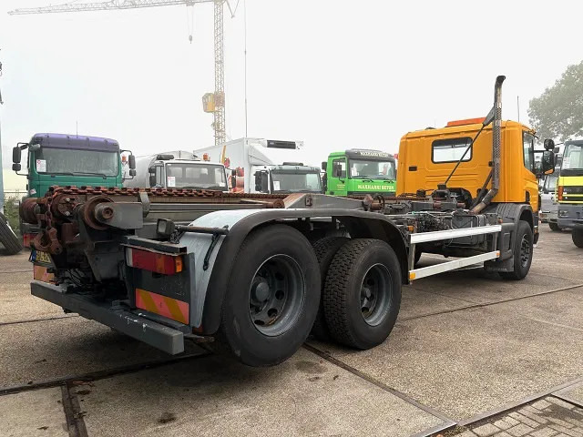 Scania P114-340 6x2 WITH MULTILIFT CONTAINERSYSTEM ONLY 80.500 KM!! ORIGINAL (10 TIRES / FULL STEEL SUSPENSION / 12 GEARS MANUAL GEARBO - Containerwagen/ Wechselfahrgestell LKW: das Bild 3 Scania P114-340 6x2 WITH MULTILIFT CONTAINERSYSTEM ONLY 80.500 KM!! ORIGINAL (10 TIRES / FULL STEEL SUSPENSION / 12 GEARS MANUAL GEARBO - Containerwagen/ Wechselfahrgestell LKW: das Bild 3