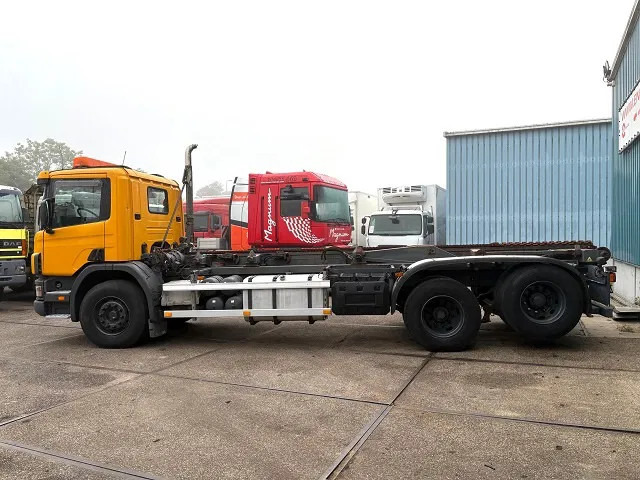 Scania P114-340 6x2 WITH MULTILIFT CONTAINERSYSTEM ONLY 80.500 KM!! ORIGINAL (10 TIRES / FULL STEEL SUSPENSION / 12 GEARS MANUAL GEARBO - Containerwagen/ Wechselfahrgestell LKW: das Bild 5 Scania P114-340 6x2 WITH MULTILIFT CONTAINERSYSTEM ONLY 80.500 KM!! ORIGINAL (10 TIRES / FULL STEEL SUSPENSION / 12 GEARS MANUAL GEARBO - Containerwagen/ Wechselfahrgestell LKW: das Bild 5