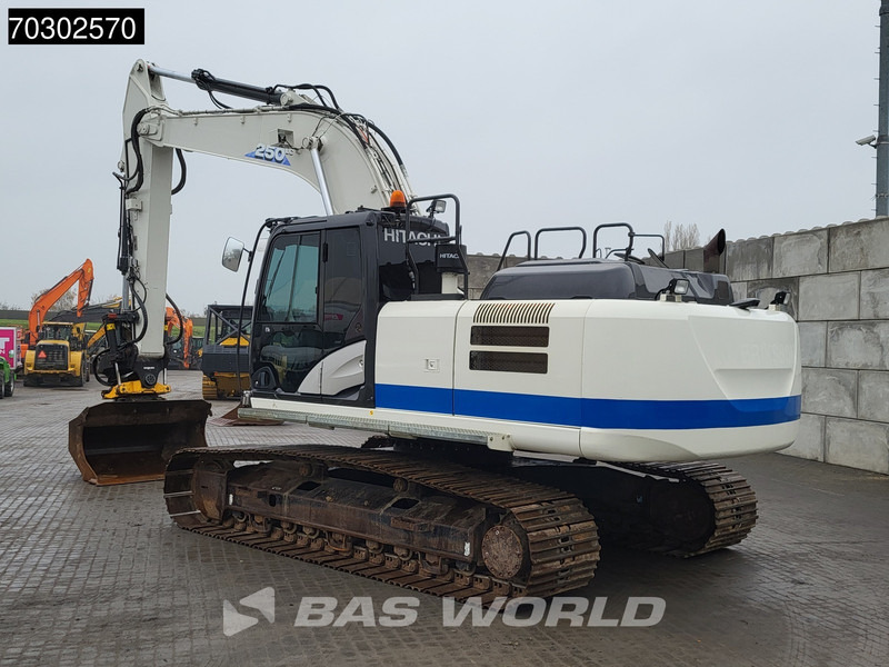 Hitachi ZX250 LC -6 Engcon - 2 Buckets - Kettenbagger: das Bild 3 Hitachi ZX250 LC -6 Engcon - 2 Buckets - Kettenbagger: das Bild 3