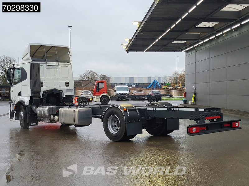 Iveco S-WAY 340 4X2 NEW! Chassis Automatic LED ACC Euro 6 - Fahrgestell LKW: das Bild 2 Iveco S-WAY 340 4X2 NEW! Chassis Automatic LED ACC Euro 6 - Fahrgestell LKW: das Bild 2