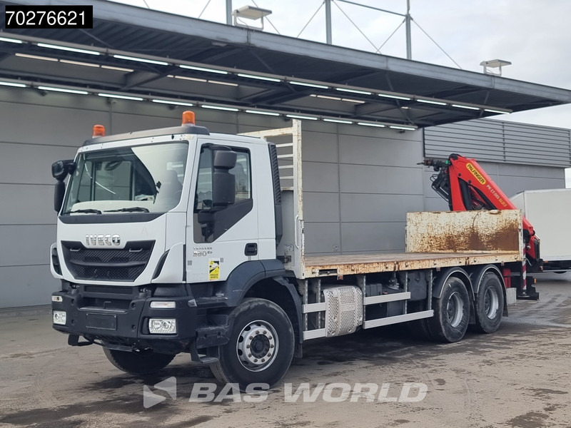 Pritsche LKW, Autokran Iveco Trakker 360 6X4 Palfinger PK17.001 SLD Remote Steelsuspension Big-Axle: das Bild 12