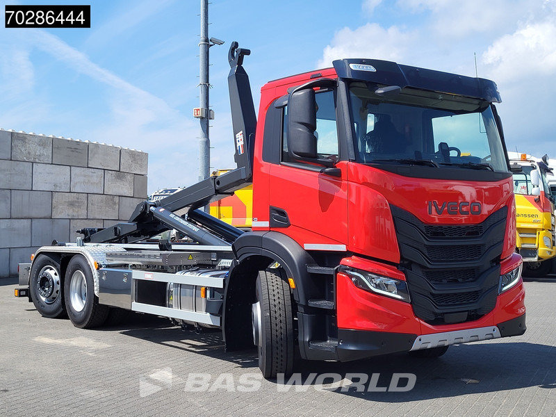 Iveco X-Way 460 6X2 NEW VDL S21-6400 Hooklift Lift+steering Axle Automatic Navi Euro 6 - Abrollkipper: das Bild 3 Iveco X-Way 460 6X2 NEW VDL S21-6400 Hooklift Lift+steering Axle Automatic Navi Euro 6 - Abrollkipper: das Bild 3