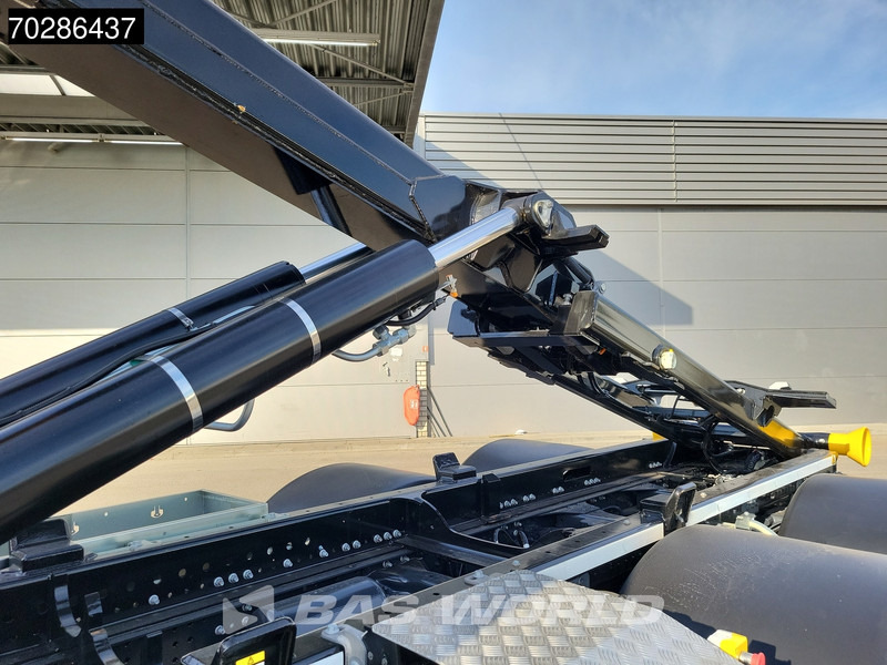 Iveco X-Way 580 6X2 Palfinger PHT20SLD5 Hooklift Lift+steering Axle Automatic Navi ACC LED Euro 6 - Abrollkipper: das Bild 3 Iveco X-Way 580 6X2 Palfinger PHT20SLD5 Hooklift Lift+steering Axle Automatic Navi ACC LED Euro 6 - Abrollkipper: das Bild 3