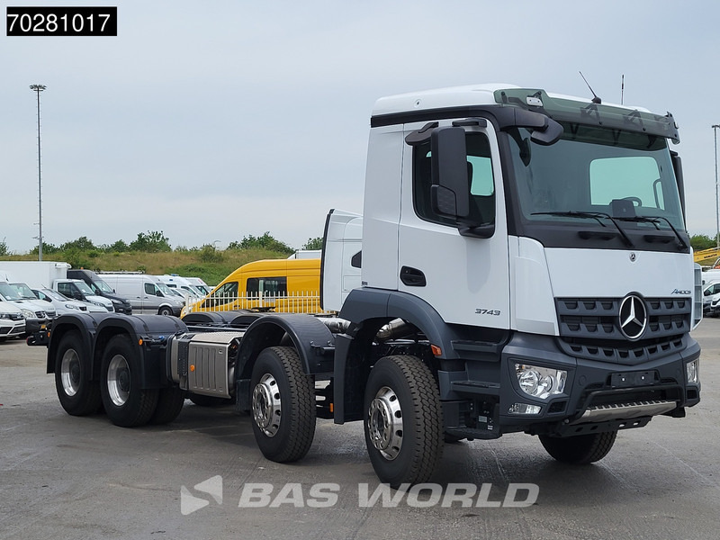 Mercedes-Benz Arocs 3743 8X4 NEW chassis Big-Axle Alcoa's Euro 6 - Fahrgestell LKW: das Bild 3 Mercedes-Benz Arocs 3743 8X4 NEW chassis Big-Axle Alcoa's Euro 6 - Fahrgestell LKW: das Bild 3