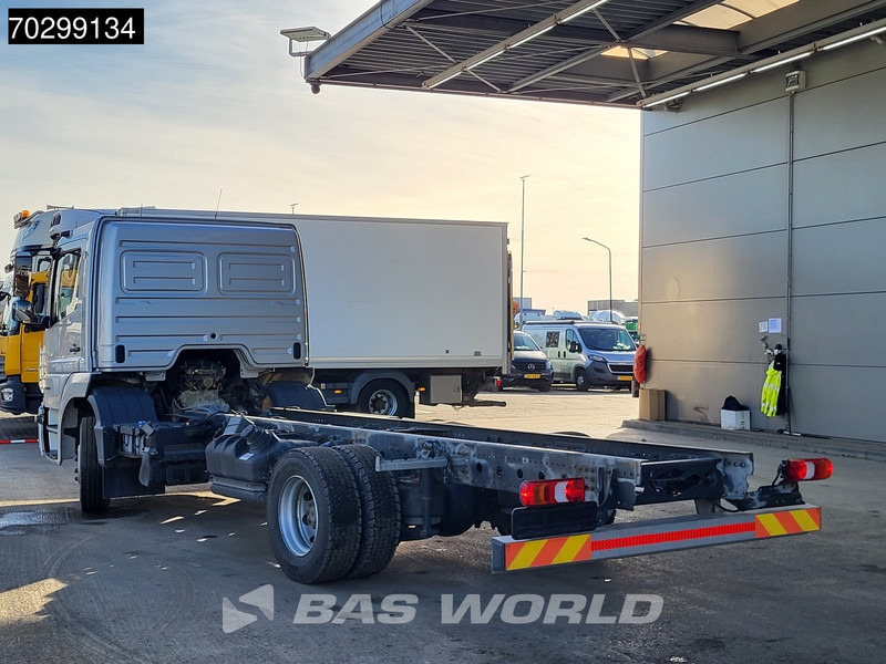 Mercedes-Benz Atego 1224 Atego 4X2 12tons chassis LOW Mileage! Automatic Airco Euro 6 - Fahrgestell LKW: das Bild 2 Mercedes-Benz Atego 1224 Atego 4X2 12tons chassis LOW Mileage! Automatic Airco Euro 6 - Fahrgestell LKW: das Bild 2