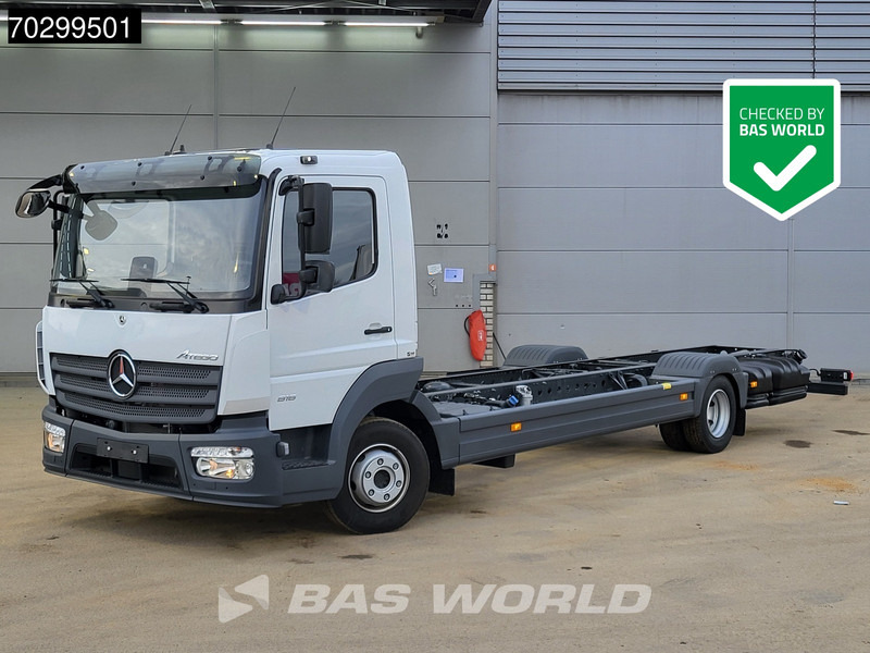 Mercedes-Benz Atego 816 Atego 4X2 LIKE NEW 8tons chassis Automatic PTO Euro 6 - Fahrgestell LKW: das Bild 1 Mercedes-Benz Atego 816 Atego 4X2 LIKE NEW 8tons chassis Automatic PTO Euro 6 - Fahrgestell LKW: das Bild 1