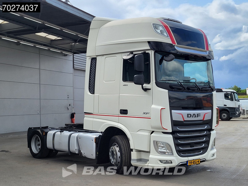 DAF XF 480 XF 4X2 DAMAGED! NL-Truck Mega 2X Tanks ACC Standklima Euro 6 - Sattelzugmaschine: das Bild 3 DAF XF 480 XF 4X2 DAMAGED! NL-Truck Mega 2X Tanks ACC Standklima Euro 6 - Sattelzugmaschine: das Bild 3