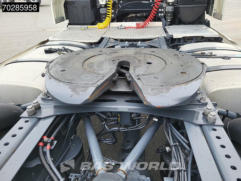 Sattelzugmaschine DAF XF 530 XF 4X2 Retarder 2xTanks Standklima ACC Euro 6: das Bild 15