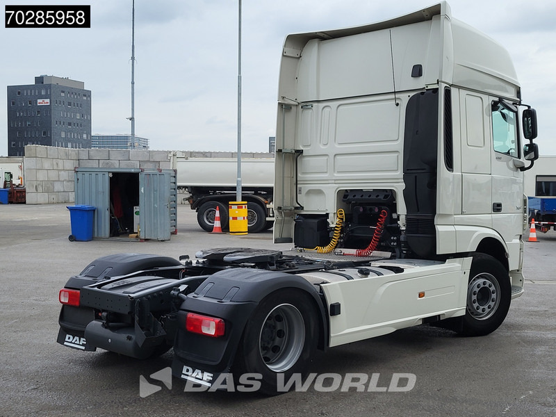 Sattelzugmaschine DAF XF 530 XF 4X2 Retarder 2xTanks Standklima ACC Euro 6: das Bild 5