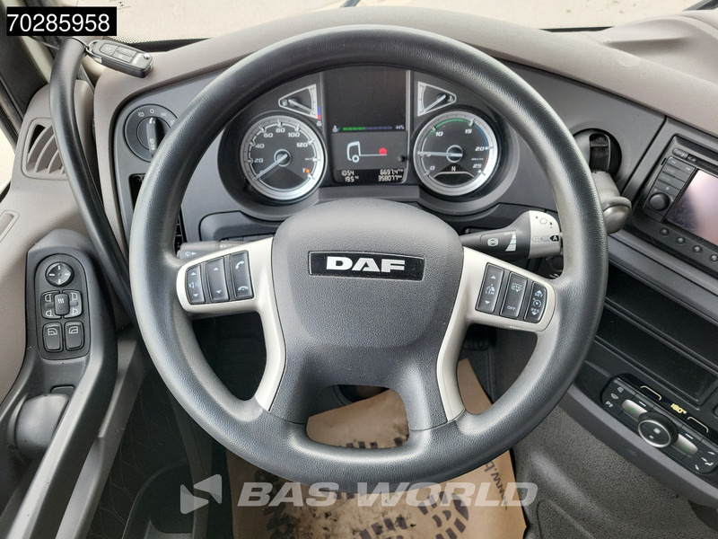 Sattelzugmaschine DAF XF 530 XF 4X2 Retarder 2xTanks Standklima ACC Euro 6: das Bild 20