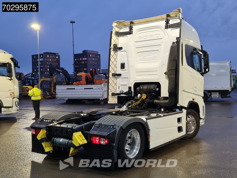 Ford F-Max 500 4X2 Retarder 2x Tanks Standklima Euro 6 - Sattelzugmaschine: das Bild 5 Ford F-Max 500 4X2 Retarder 2x Tanks Standklima Euro 6 - Sattelzugmaschine: das Bild 5