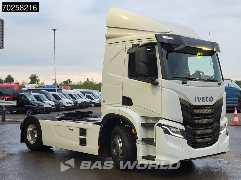 Iveco S-Way 340 4X2 NEW! ActiveTime Alcoa's ACC LED - Sattelzugmaschine: das Bild 3 Iveco S-Way 340 4X2 NEW! ActiveTime Alcoa's ACC LED - Sattelzugmaschine: das Bild 3