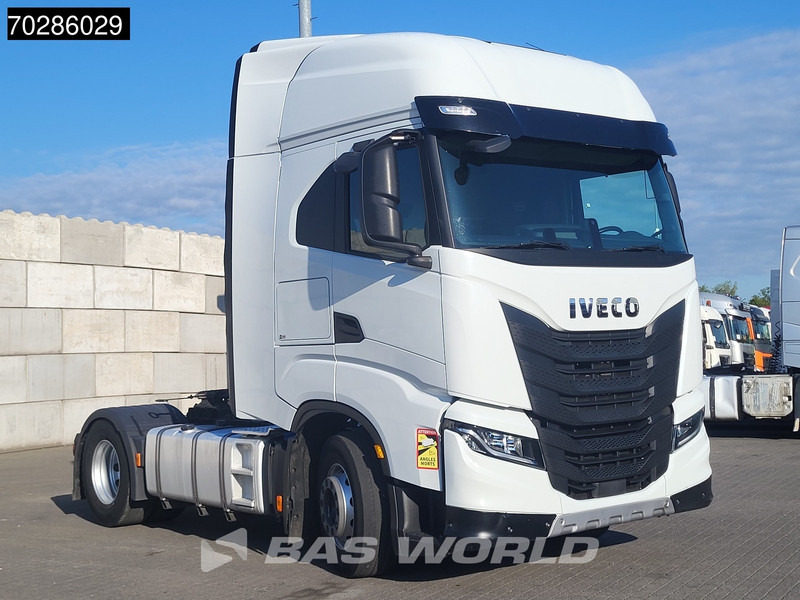 Iveco S-Way 510 S-Way 4X2 Retarder ACC Navi Euro 6 - Sattelzugmaschine: das Bild 3 Iveco S-Way 510 S-Way 4X2 Retarder ACC Navi Euro 6 - Sattelzugmaschine: das Bild 3