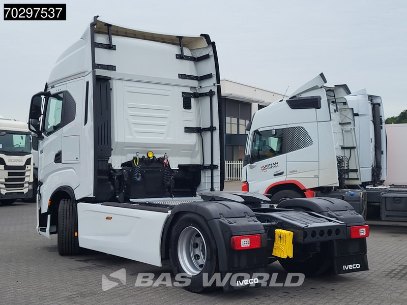 Iveco S-Way 580 4X2 NEW! 2x Tanks Standklima Navi ACC LED Euro 6 - Sattelzugmaschine: das Bild 2 Iveco S-Way 580 4X2 NEW! 2x Tanks Standklima Navi ACC LED Euro 6 - Sattelzugmaschine: das Bild 2