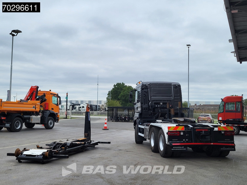 MAN TGS 33.510 TGS 6X6 Tractorhead + hooklift 20t AJK 5th wheel Wechselsystem Retarder Automatic - Sattelzugmaschine: das Bild 3 MAN TGS 33.510 TGS 6X6 Tractorhead + hooklift 20t AJK 5th wheel Wechselsystem Retarder Automatic - Sattelzugmaschine: das Bild 3