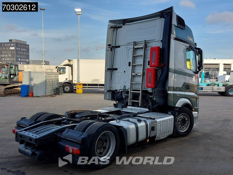 Sattelzugmaschine Mercedes-Benz Actros 1848 4X2 Mega GigaSpace 2x Tanks: das Bild 6 Sattelzugmaschine Mercedes-Benz Actros 1848 4X2 Mega GigaSpace 2x Tanks: das Bild 6