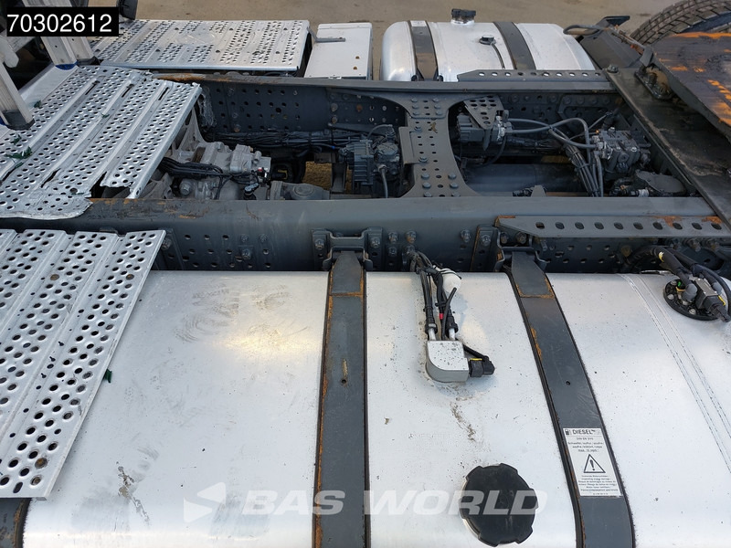 Sattelzugmaschine Mercedes-Benz Actros 1848 4X2 Mega GigaSpace 2x Tanks: das Bild 13 Sattelzugmaschine Mercedes-Benz Actros 1848 4X2 Mega GigaSpace 2x Tanks: das Bild 13
