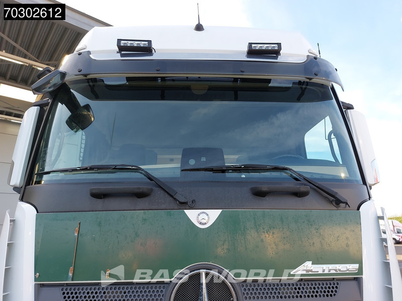 Sattelzugmaschine Mercedes-Benz Actros 1848 4X2 Mega GigaSpace 2x Tanks: das Bild 11 Sattelzugmaschine Mercedes-Benz Actros 1848 4X2 Mega GigaSpace 2x Tanks: das Bild 11