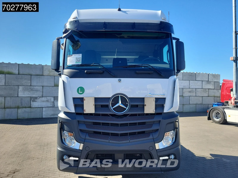 Sattelzugmaschine Mercedes-Benz Actros 1851 Actros 4X2 BigSpace 2x Tanks: das Bild 13 Sattelzugmaschine Mercedes-Benz Actros 1851 Actros 4X2 BigSpace 2x Tanks: das Bild 13