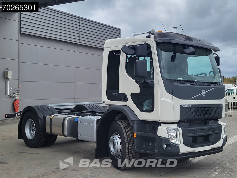 Volvo FE 320 4X2 NEW 18t chassis PTO Preparation Automatic Euro 6 - Fahrgestell LKW: das Bild 3 Volvo FE 320 4X2 NEW 18t chassis PTO Preparation Automatic Euro 6 - Fahrgestell LKW: das Bild 3