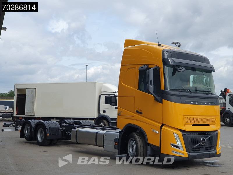 Volvo FH 460 6X2 NEW chassis! Full air Suspension Lift-Axle Navi ACC LED Euro 6 - Fahrgestell LKW: das Bild 3 Volvo FH 460 6X2 NEW chassis! Full air Suspension Lift-Axle Navi ACC LED Euro 6 - Fahrgestell LKW: das Bild 3