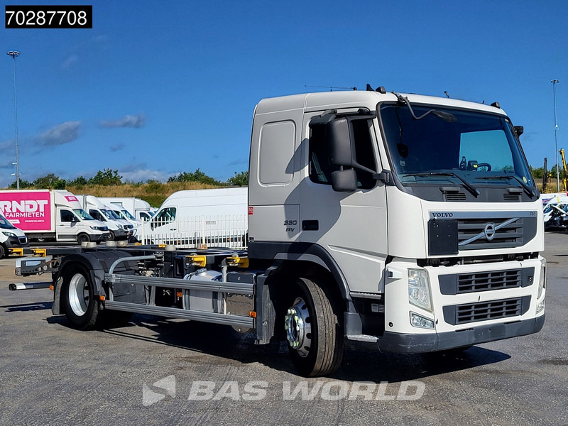 Volvo FM 330 4X2 4,60m Wheelbase BDF Automatic Euro 5 - Containerwagen/ Wechselfahrgestell LKW: das Bild 3 Volvo FM 330 4X2 4,60m Wheelbase BDF Automatic Euro 5 - Containerwagen/ Wechselfahrgestell LKW: das Bild 3
