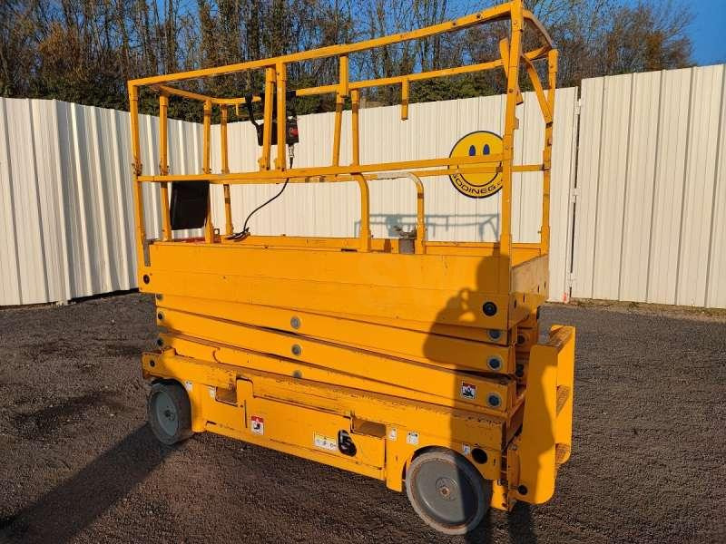 Haulotte CISEAUX COMPACT 10N - Teleskopmastbühne: das Bild 2 Haulotte CISEAUX COMPACT 10N - Teleskopmastbühne: das Bild 2