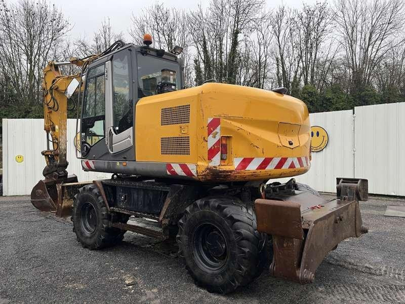 Hitachi ZX140W-3 - Mobilbagger: das Bild 4 Hitachi ZX140W-3 - Mobilbagger: das Bild 4