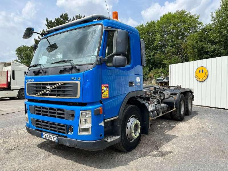 Volvo FM12 - 340 - Abrollkipper: das Bild 2 Volvo FM12 - 340 - Abrollkipper: das Bild 2
