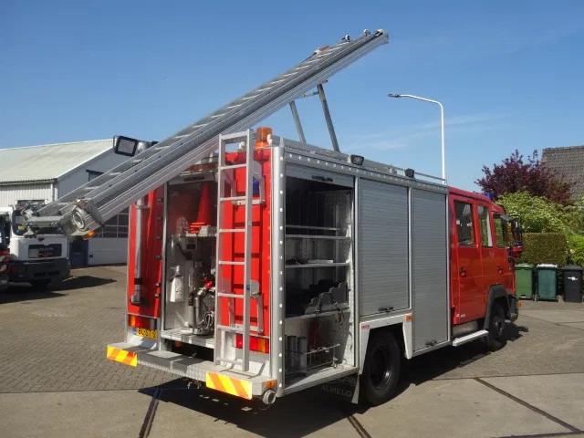MAN LE 220C GODIVA POMP 2000 LITER TANK,MANUAL GEARBOX - Feuerwehrfahrzeug: das Bild 4 MAN LE 220C GODIVA POMP 2000 LITER TANK,MANUAL GEARBOX - Feuerwehrfahrzeug: das Bild 4